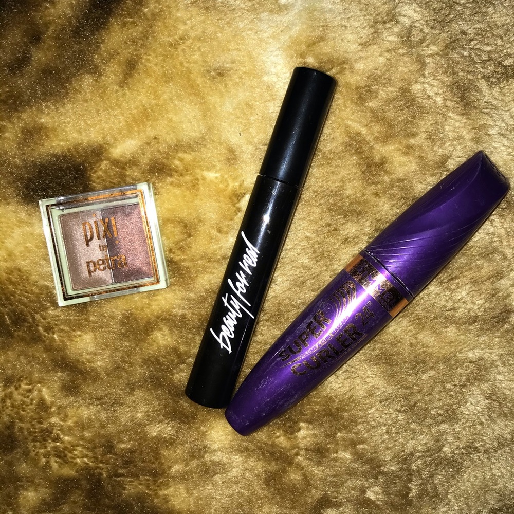 Makeup - Picture 2 of 7